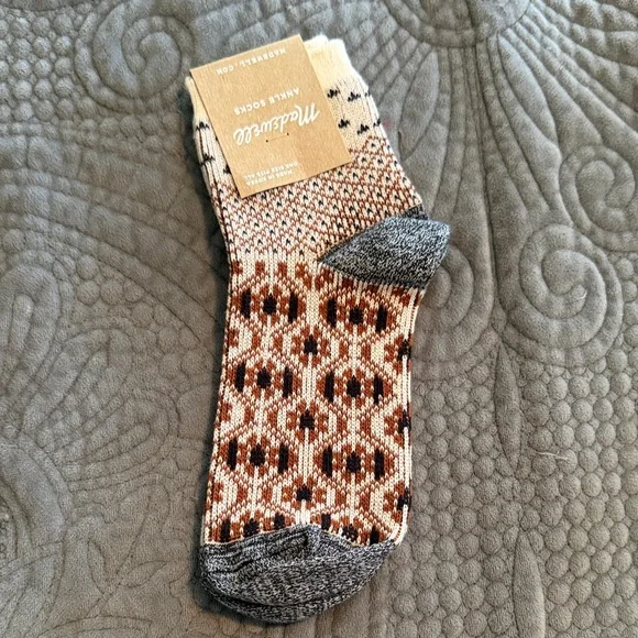 Assorted Patterned Socks Set - Picture 2 of 10